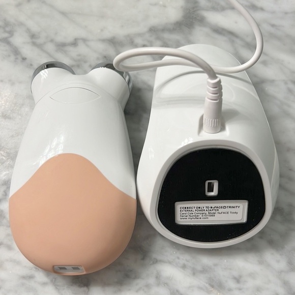 NuFACE Trinity Shimmer All Night Trinity Gift Set in Pink - Picture 8 of 16